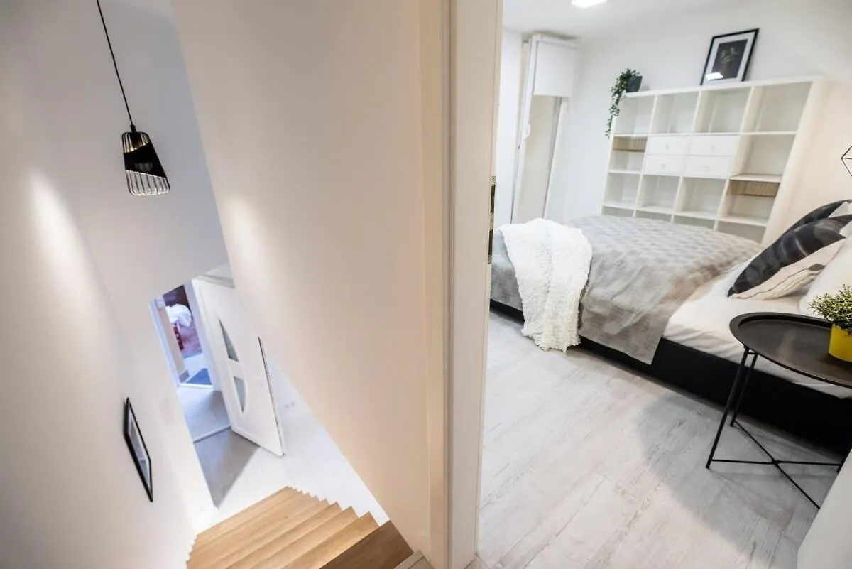 Renovated Design Apartment Close To The Danube Budapest